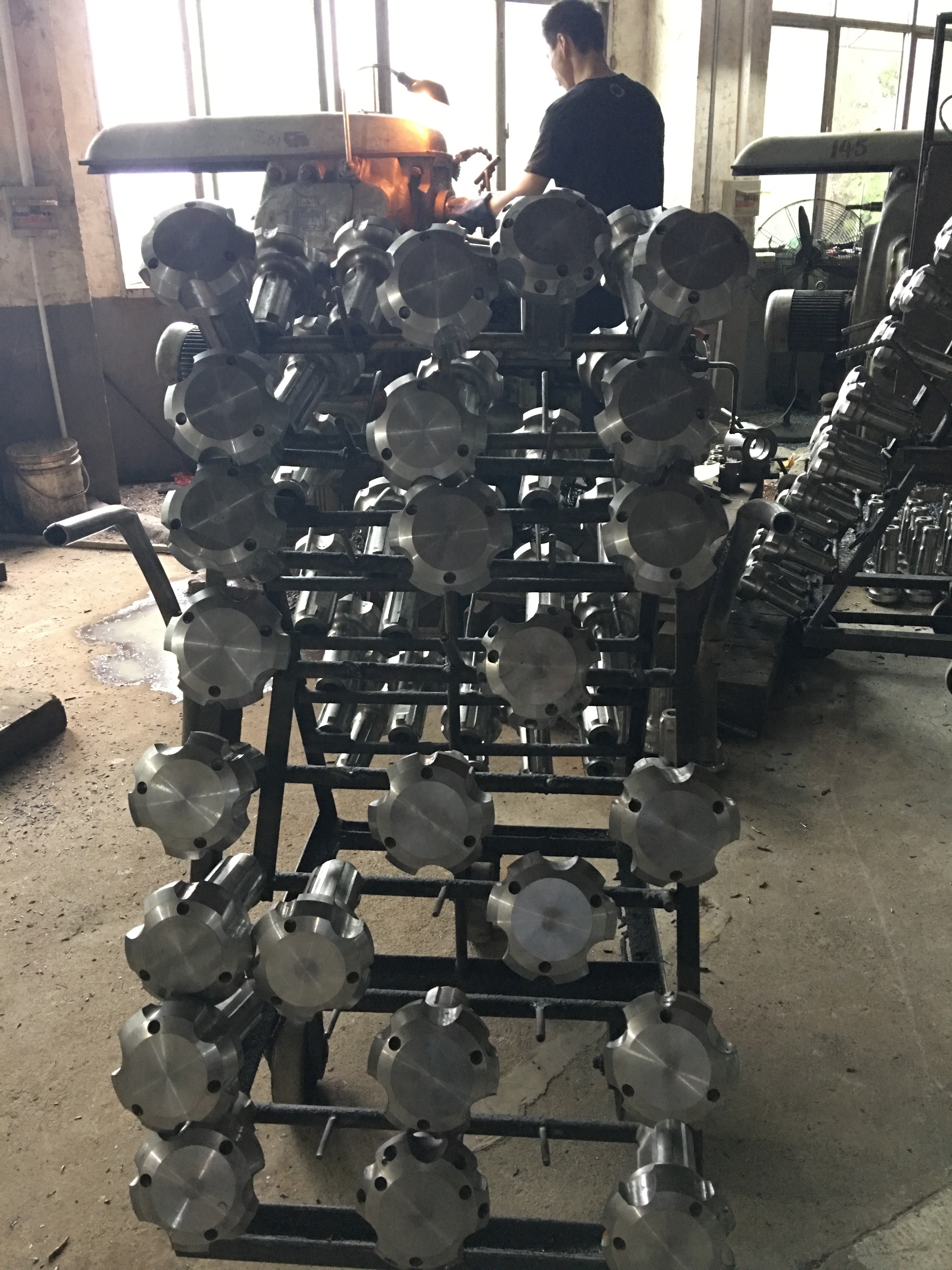 米數多潛孔鉆頭 提供高中低風壓潛孔鉆頭 潛孔沖擊器 等優質采掘鉆具