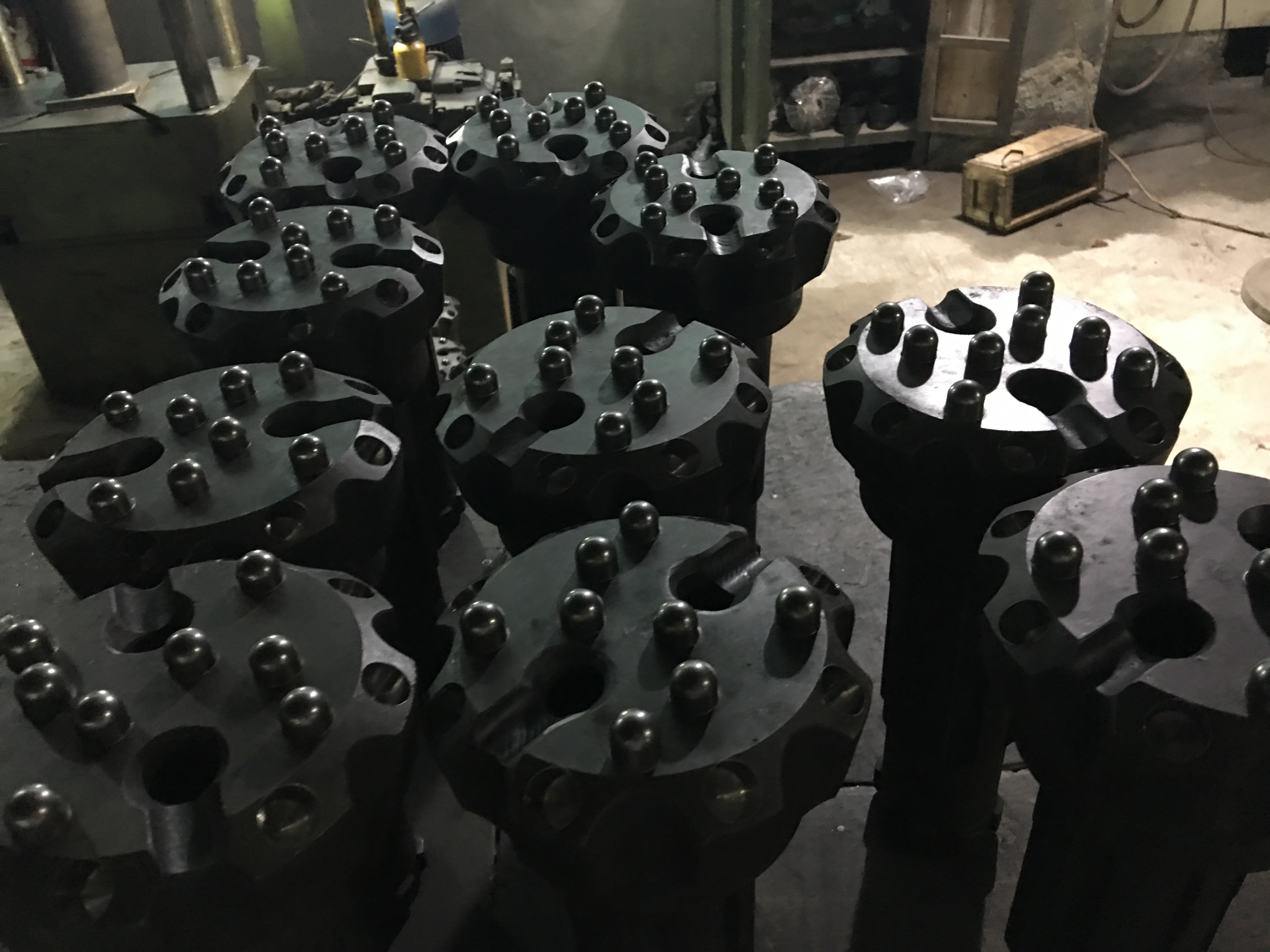 米數多潛孔鉆頭 提供高中低風壓潛孔鉆頭 潛孔沖擊器 等優質采掘鉆具